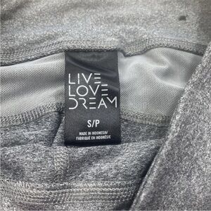 live love dream aeropostale Capri Athletic Legging Compression Pants Grey Small